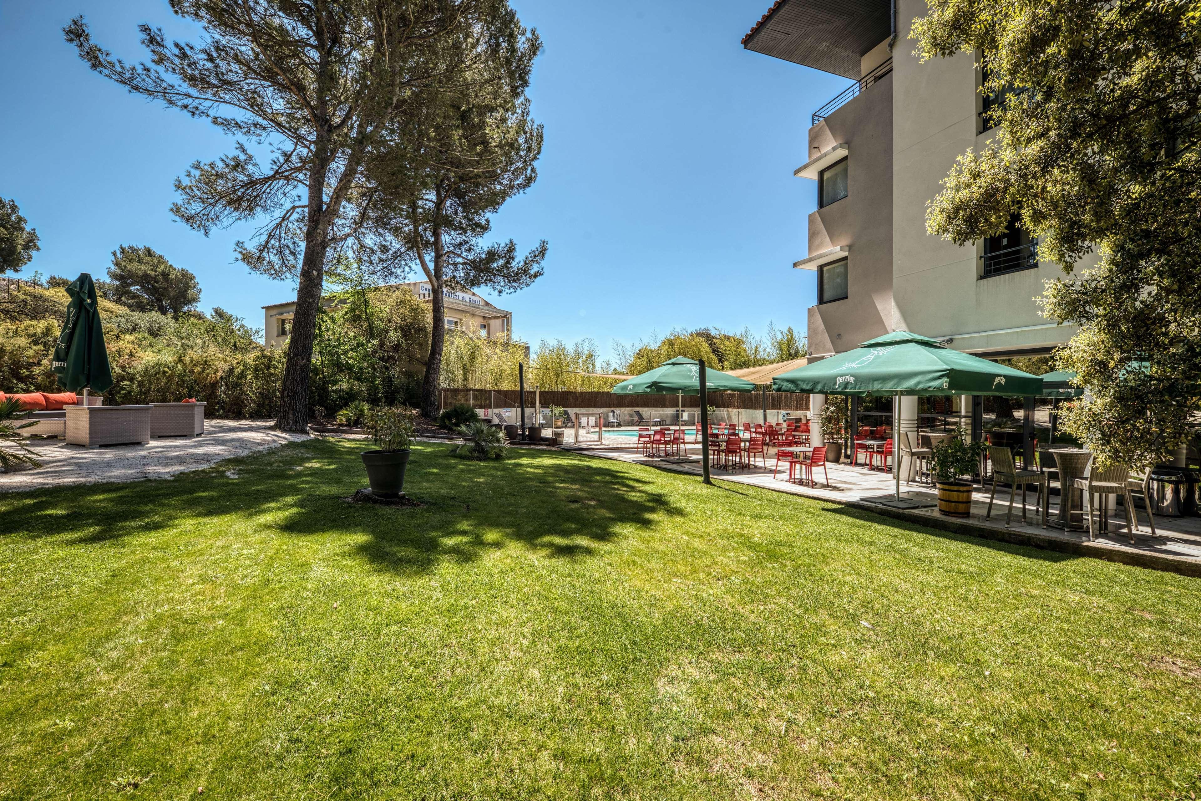 Mercure Aix-En-Provence La Duranne Gare Tgv Exterior photo