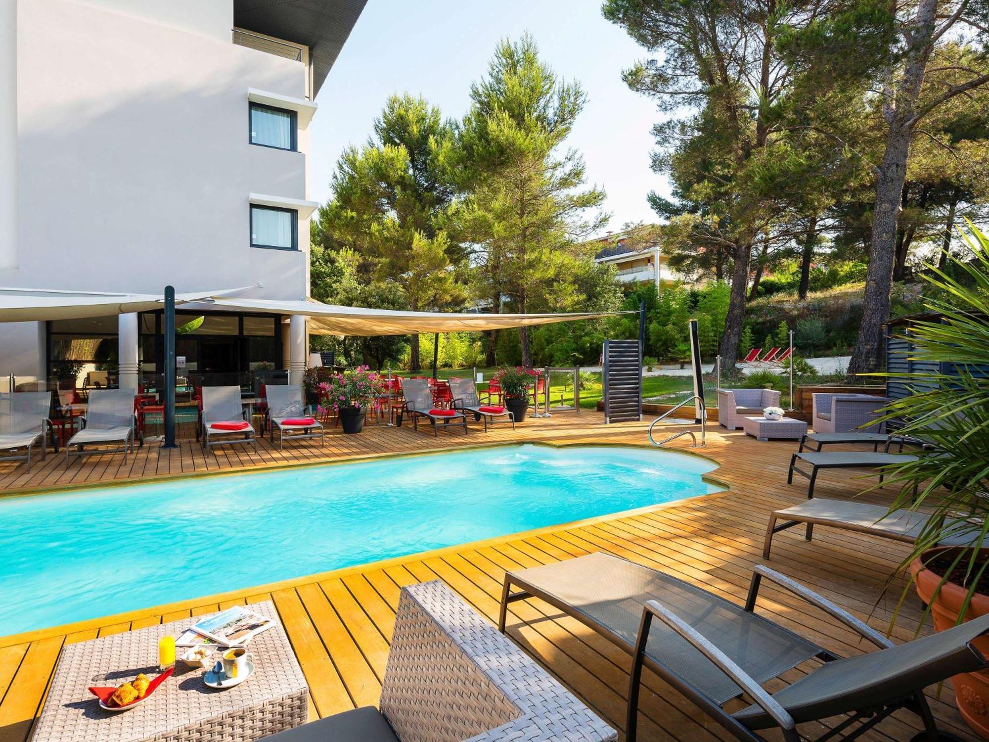 Mercure Aix-En-Provence La Duranne Gare Tgv Exterior photo